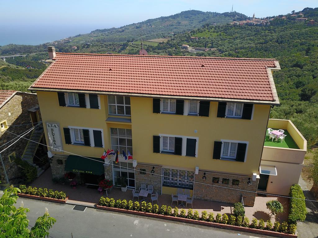 Residence Elvira Диано Марина Екстериор снимка